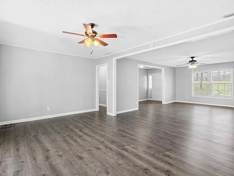 2205 Gornto Rd — Photo 10