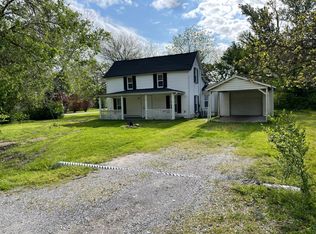 201 N Giles Ave, Gentry, AR 72734