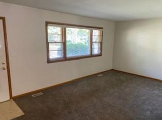 8334 Robinson St, Overland Park, KS 66212