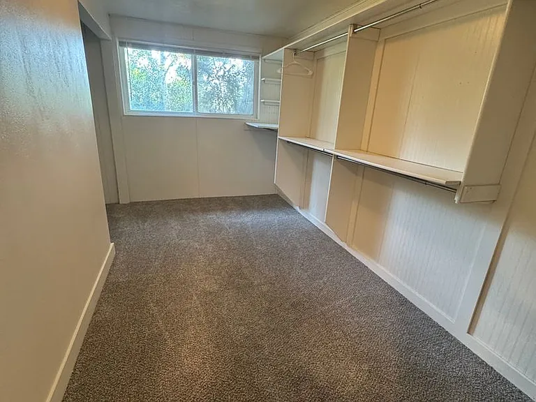 754 W 4000 N — Photo 13