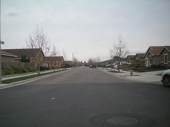 5th image of 2500 S Grand St