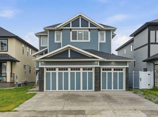 111 S Kinniburgh Pl, Chestermere, AB T1X 1Y2