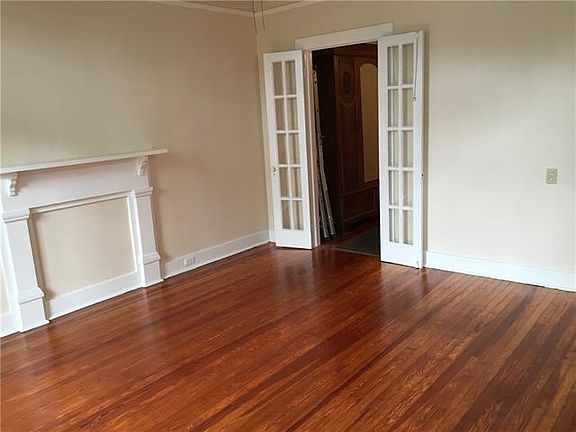 3rd image of 304 Lavoisier St