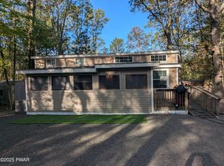 121 Woodpecker Ln, Shohola, PA