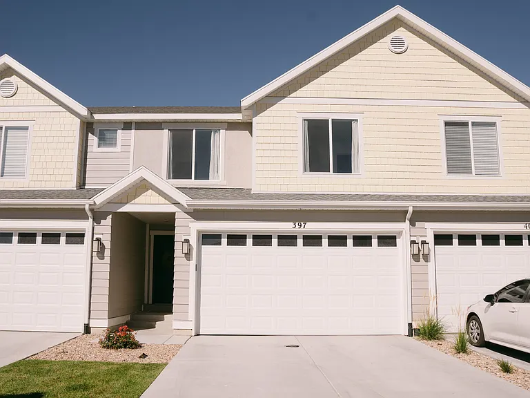 397 N Sea Chaser Ln — Photo 1
