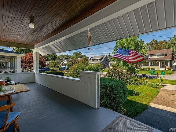 3rd image of 256 Maple Ave