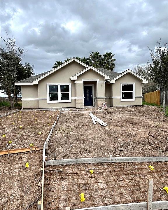 1st image of 3821 Manzanillo Dr W