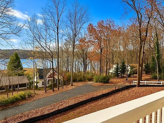 3rd image of 35 Clearwater Dr