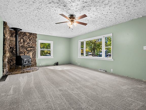3rd image of 2871 S 6th St