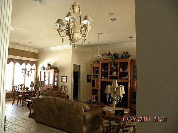 3rd image of 3704 Cliffwood Dr