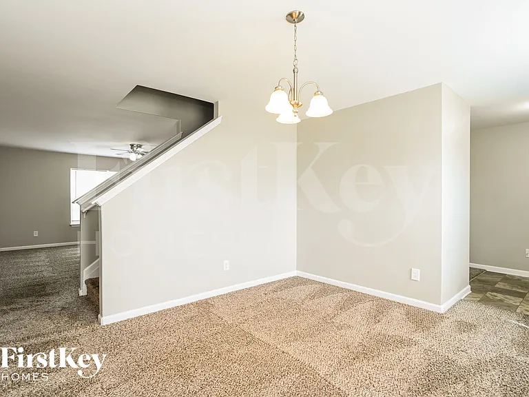 9017 Sharpes Cir — Photo 5