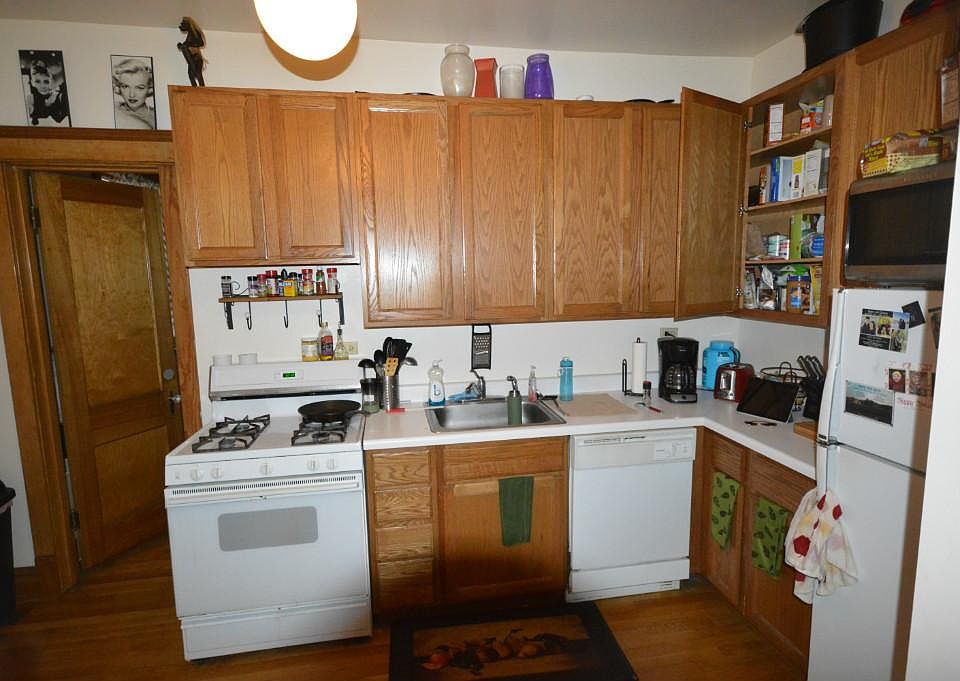 2nd image of 3600 N Hermitage Ave APT 03
