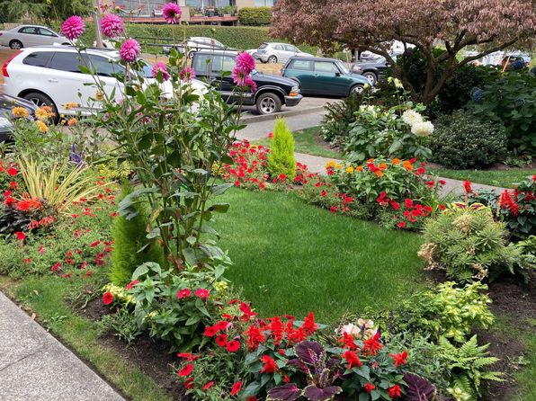 515 W Olympic Pl APT 106