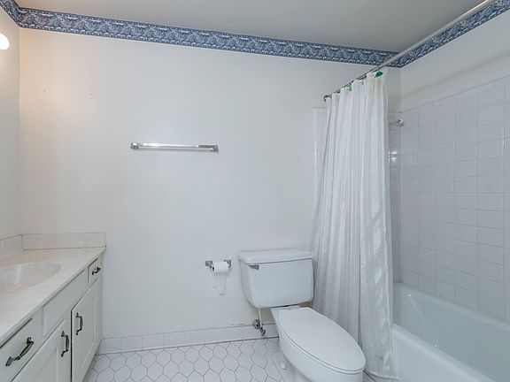 5th image of 503 S Boundary St