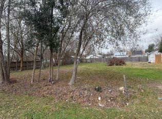 914 Chestnut St, La Marque, TX 77568