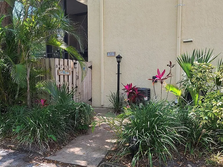 8751 Live Oak Ct — Photo 26