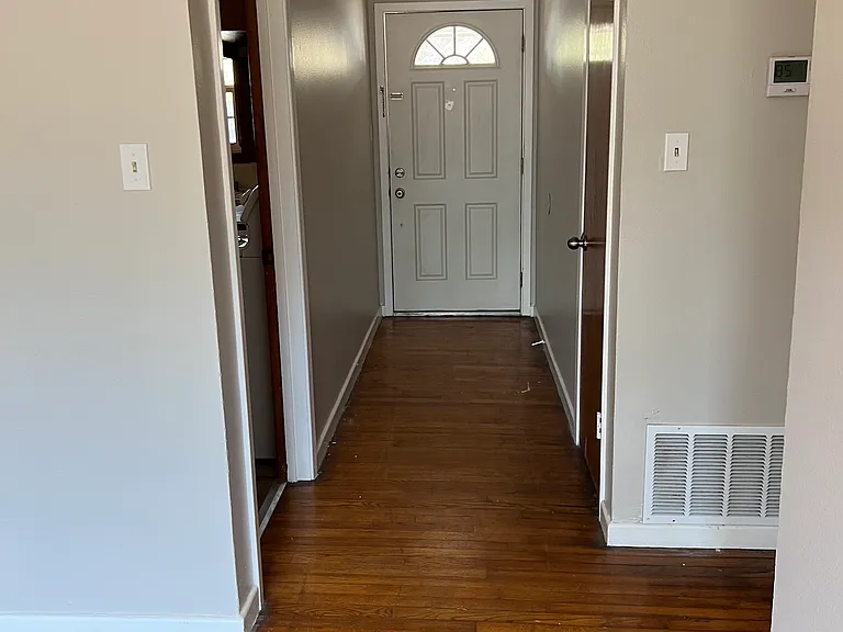 605 Phillips St — Photo 5
