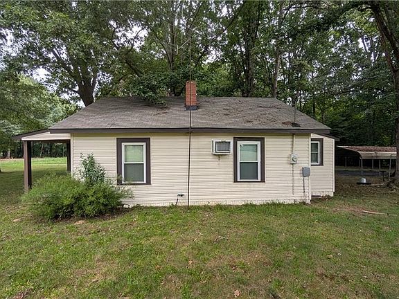 3rd image of 4323 Holly Spring Rd