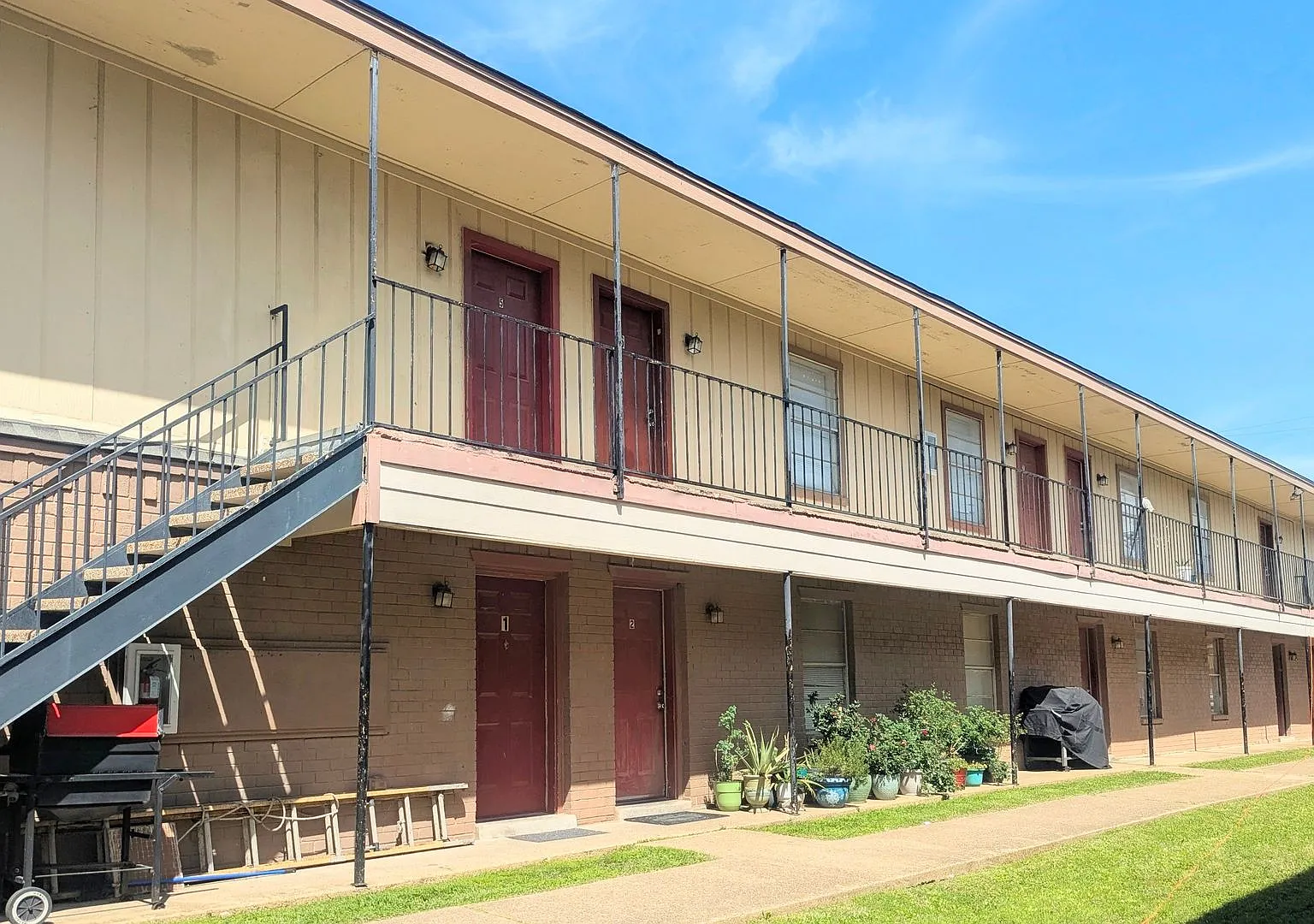 Bennett Park Apartments — Photo 3