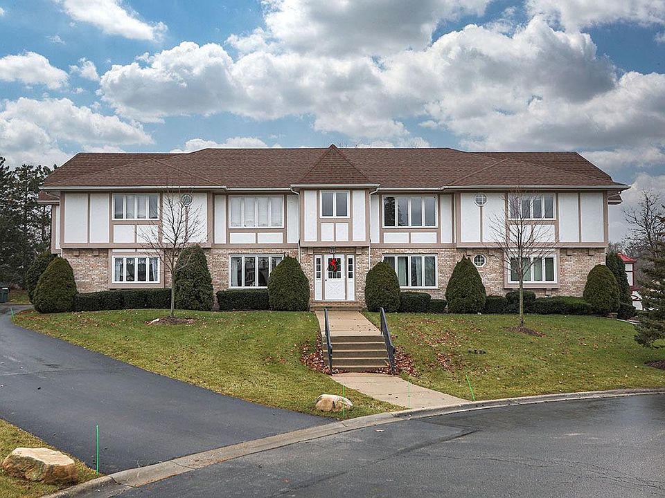 1st image of 19 Saint Moritz Dr Unit 202