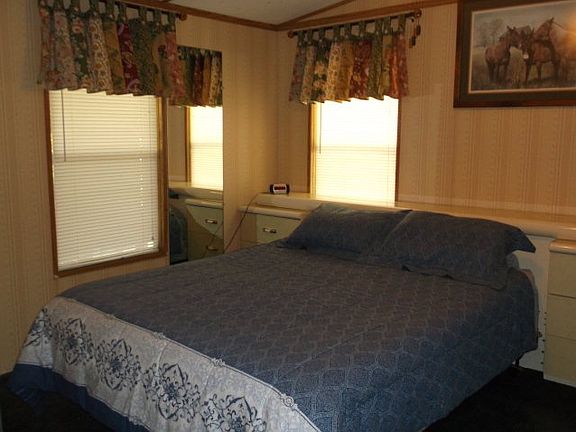 5th image of 6051 NW 80th Pl