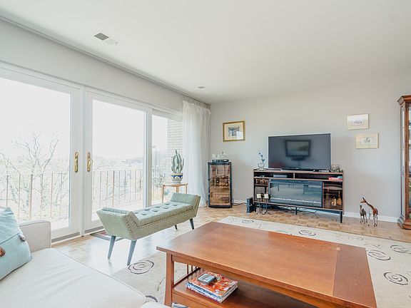 5th image of 235 Marengo Ave #6AN