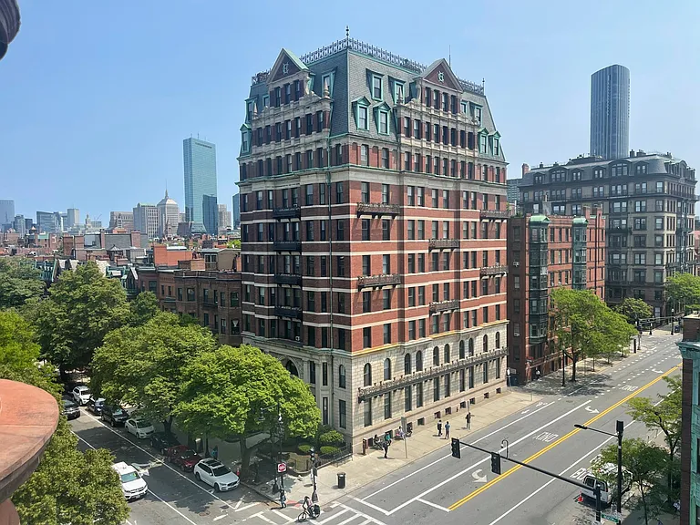 499 Beacon St #1 — Photo 6