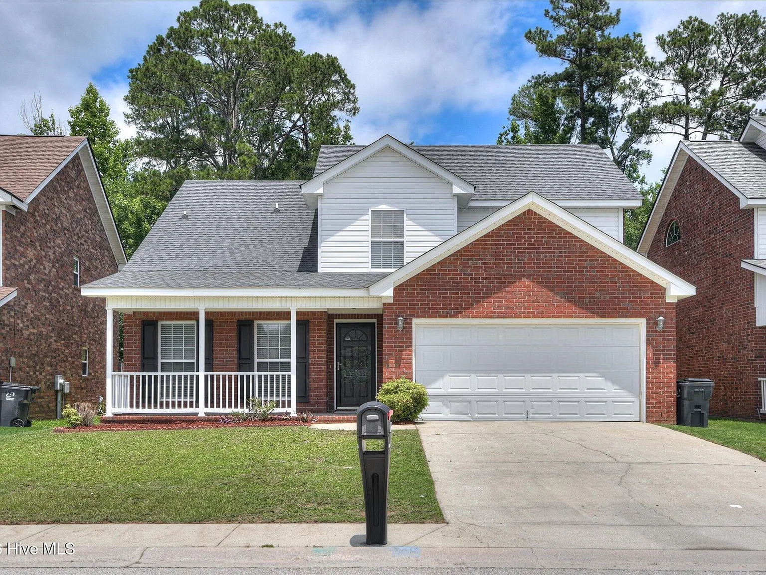 4 bed, 2.5 bath, 2395 sqft, $2,150 — Photo 1