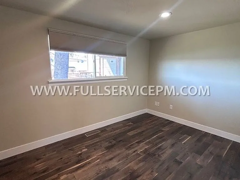 7412 Military Rd S — Photo 22