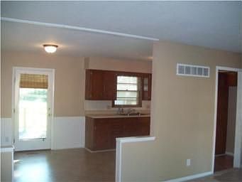 3rd image of 3631 S Pope Ave