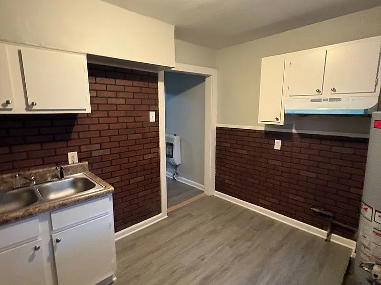 2077 Lowell Ave — Photo 3