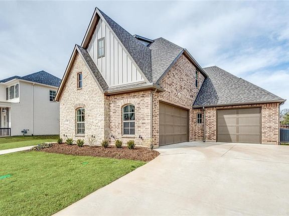 2nd image of 409 Nora Ln