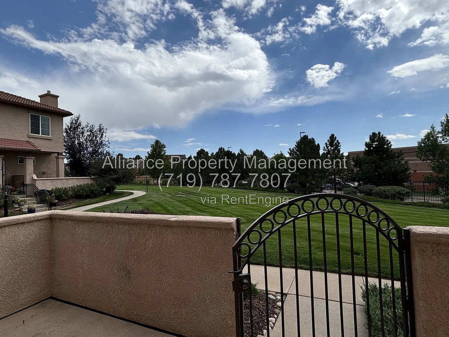 3 bed, 2.5 bath, 1480 sqft, $2,025 — Photo 2