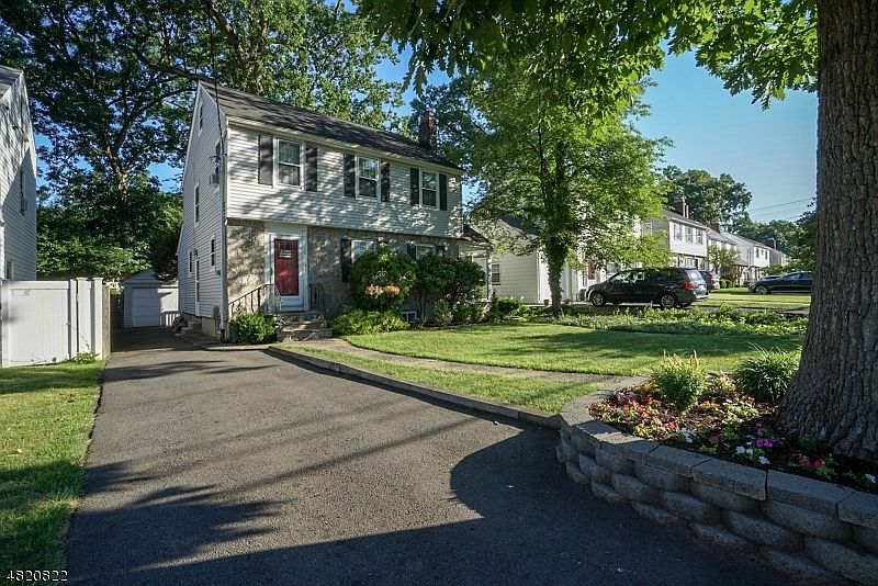 2nd image of 710 Greenwood Rd