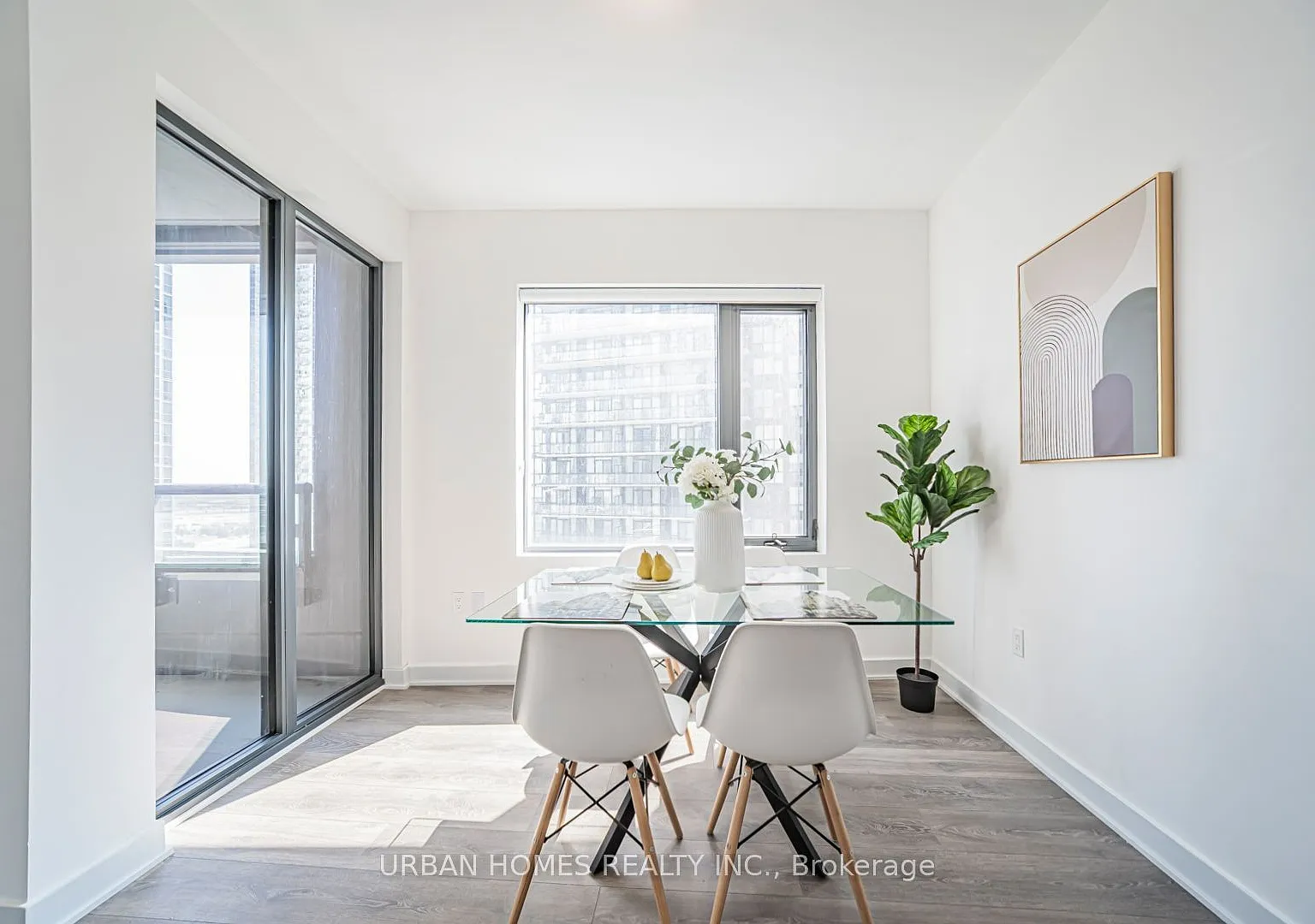 CG Tower — Photo 3