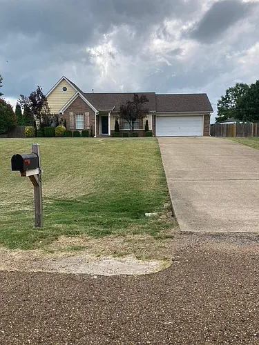 66 Wellington Way Photo 1