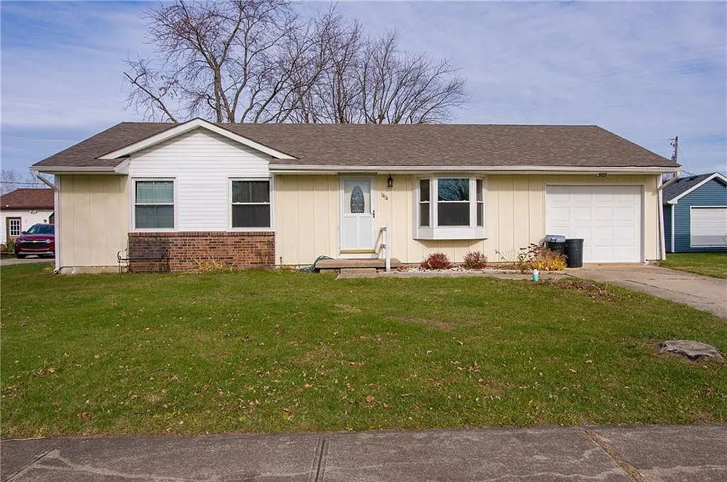 1414 Mary Dr photo 1