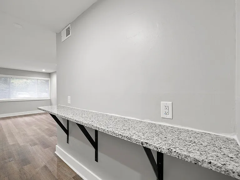 Balfour Chastain — Photo 25