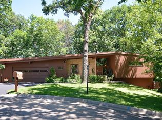 1627 Brightwood Dr, Wayzata, MN 55391