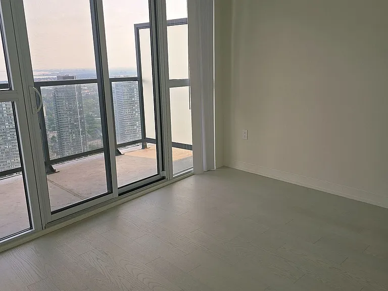 38 Annie Craig Dr #Penthouse 207 — Photo 8