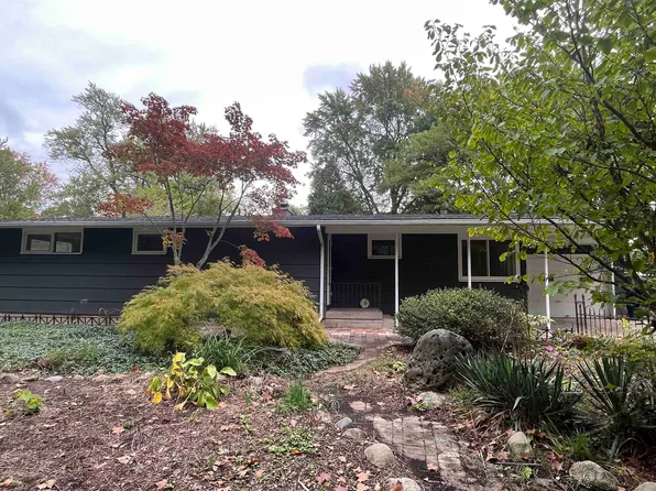 3620 Dartmouth Ct, Midland, MI 48642