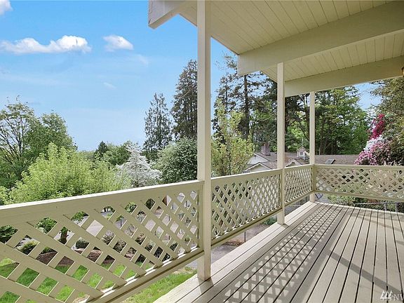 4th image of 17413 32nd Ave NE