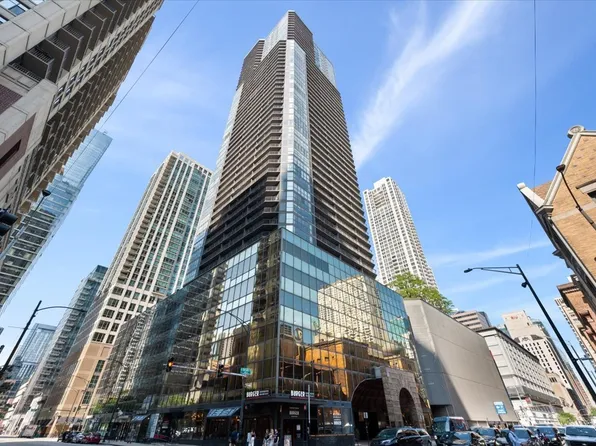 10 E Ontario St APT 1008, Chicago, IL 60611