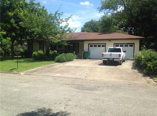 903 Gilmore St, Taylor, TX 76574