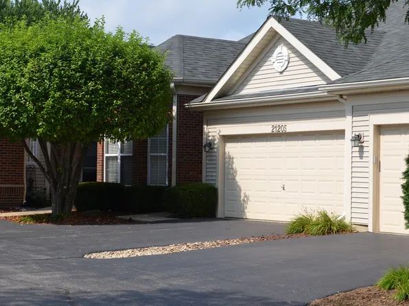 21205 W Cypress Ln, Plainfield, IL 60544