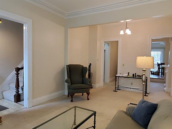 5th image of 173 Eagle St Unit 2