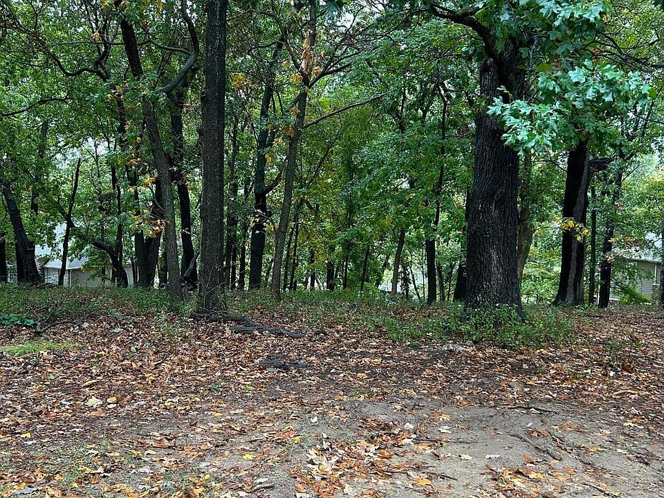 2nd image of S Coves Dr