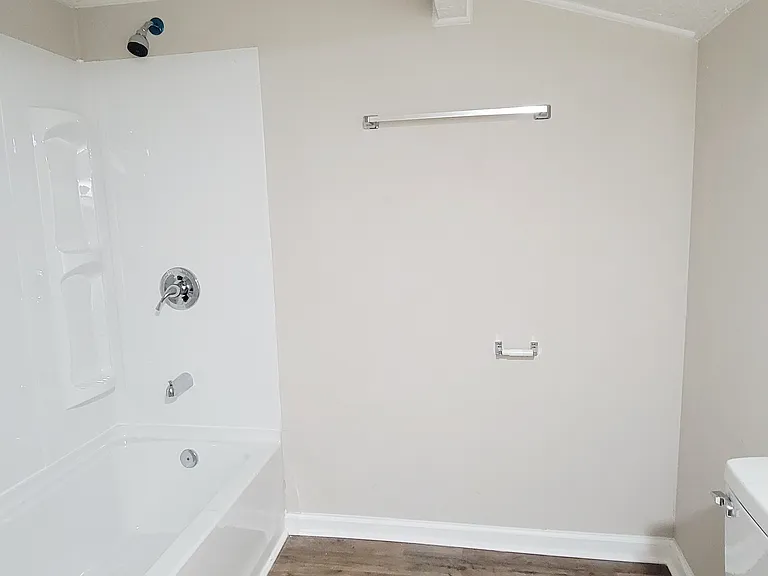 318 E Sumter St — Photo 10