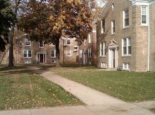 4237 W Nelson St #1, Chicago, IL 60641