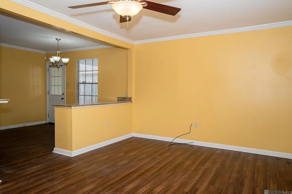 Building Photo - 4630 Southpark Dr